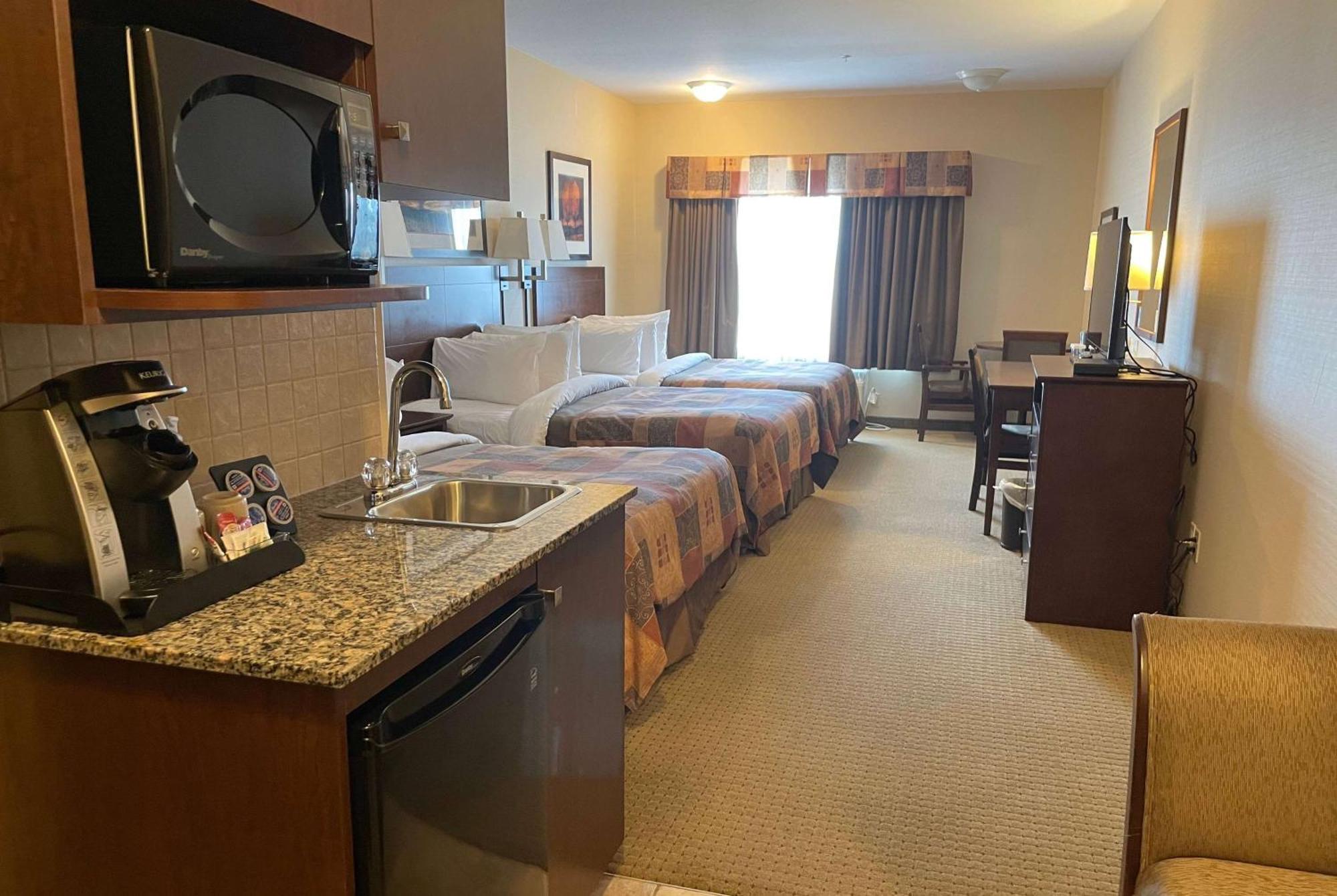 Ramada By Wyndham Hotel High River