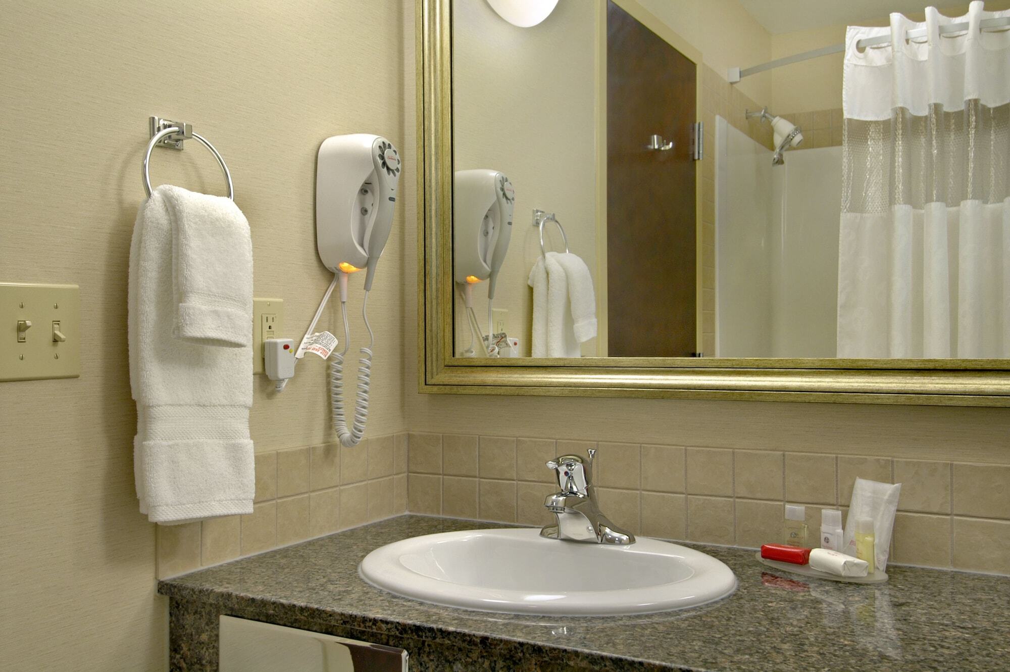 Ramada By Wyndham Hotel High River